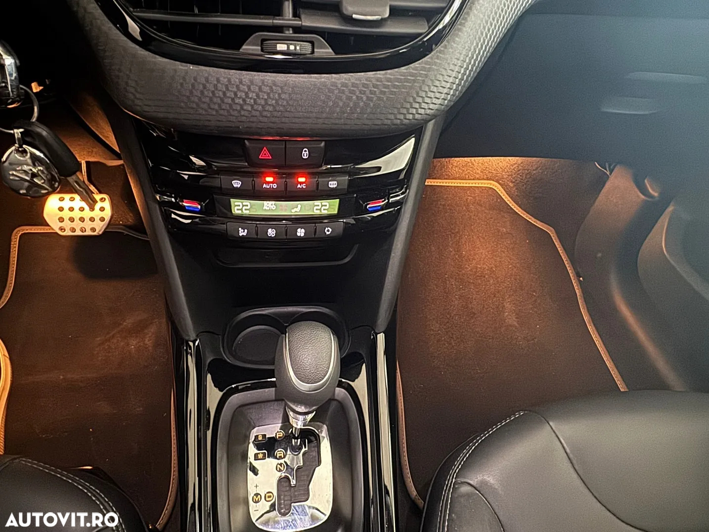 Peugeot 2008 1.2 PureTech Turbo EAT6 S&S GT-Line - 14