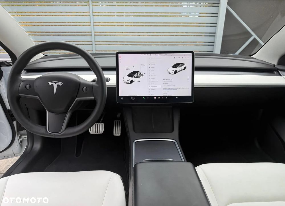 Tesla Model 3 - 6