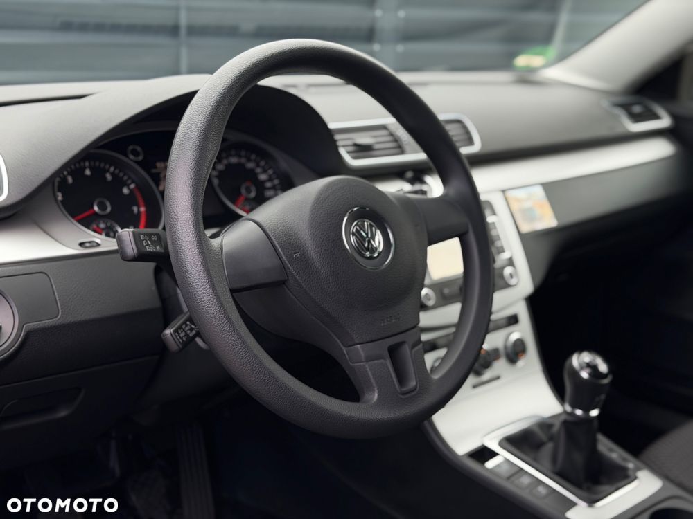 Volkswagen Passat 1.4 TSI BMT Comfortline - 12