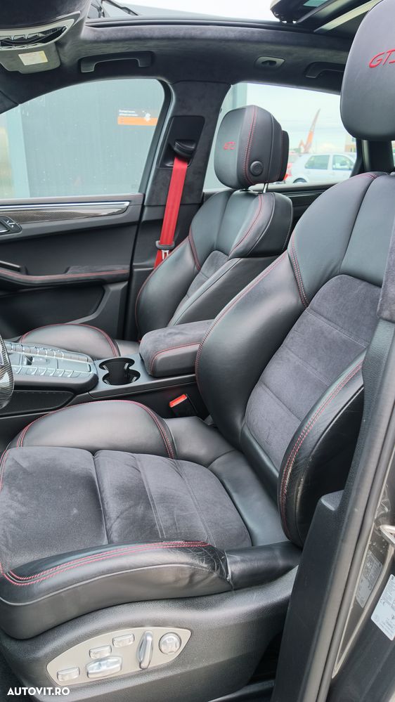 Porsche Macan S - 29