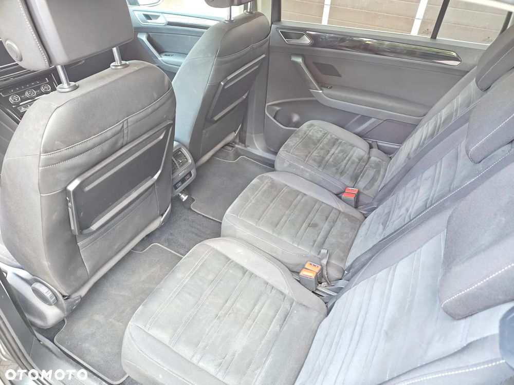 Volkswagen Touran - 12