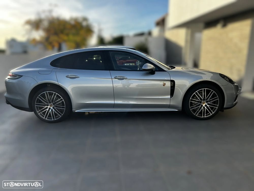 Porsche Panamera 4 E-Hybrid 10 Years Edition - 24