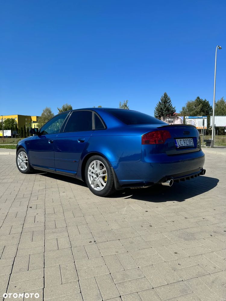 Audi A4 Limousine - 10