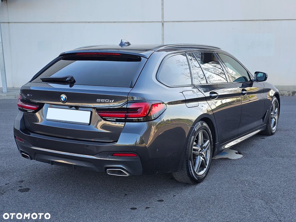 BMW Seria 5 520d xDrive M Sport Edition - 8