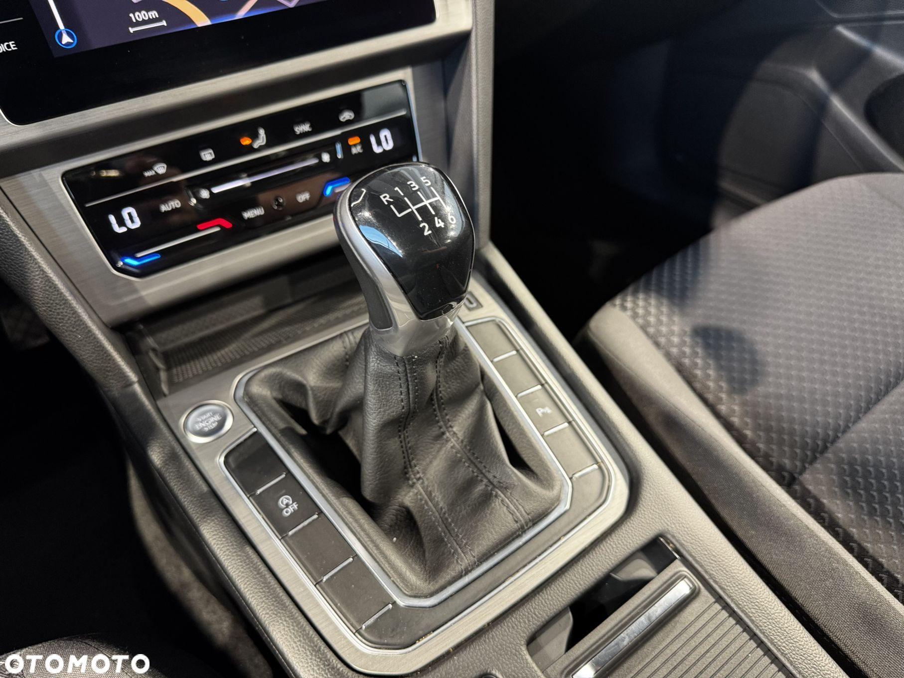 Volkswagen Passat - 25
