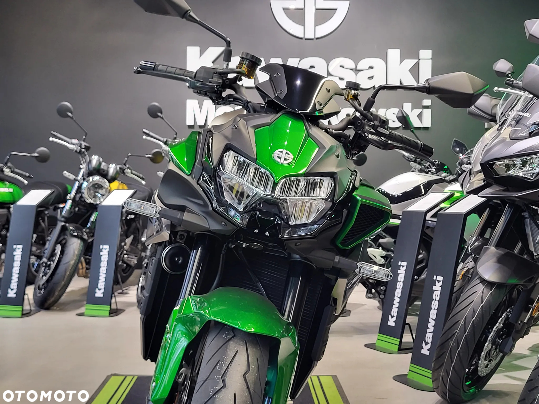 Kawasaki H2 - 9