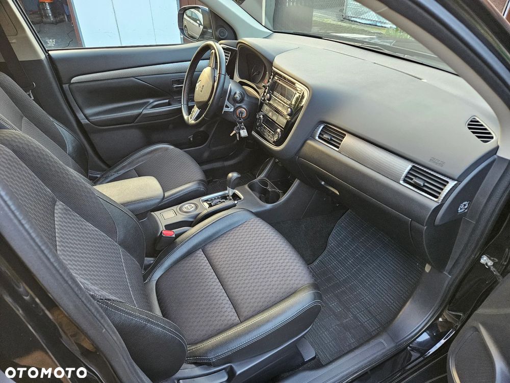 Mitsubishi Outlander 2.0 Intense + 4WD CVT - 7