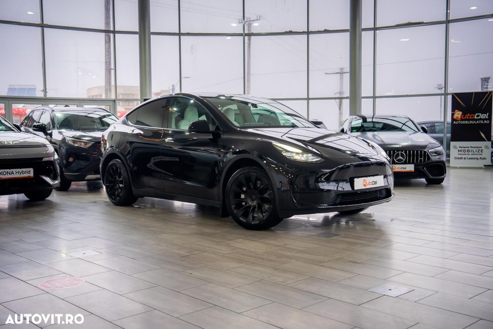 Tesla Model Y - 24