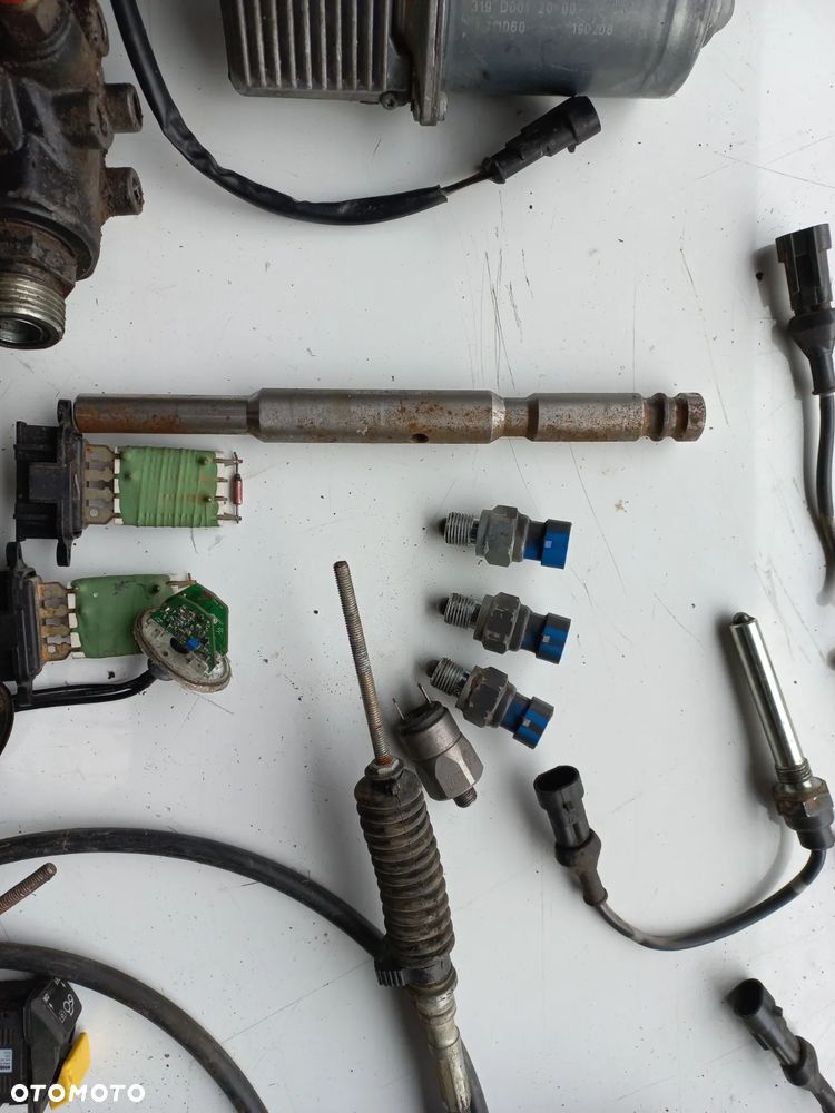 Części Agco Valtra,Massey,Fendt Obudowa PTO M934152220300,koło zębate,ACV079246A,SIŁOWNIK TUZA,OGNIBENE,ACV3867420,ACX2728610,4293088M1,CZUJNIK PALIWA,ACX2728590,10911060,0046106100000,934152221020,przekładnia czołowa,filtr kabinowy,acw2380980.acw1481500,chłodnica wody,ACV0303150. - 37