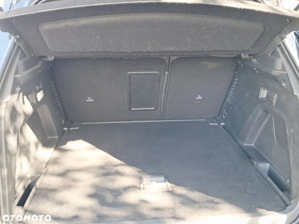 Peugeot 3008 1.6 BlueHDi Allure S&S EAT6 - 27