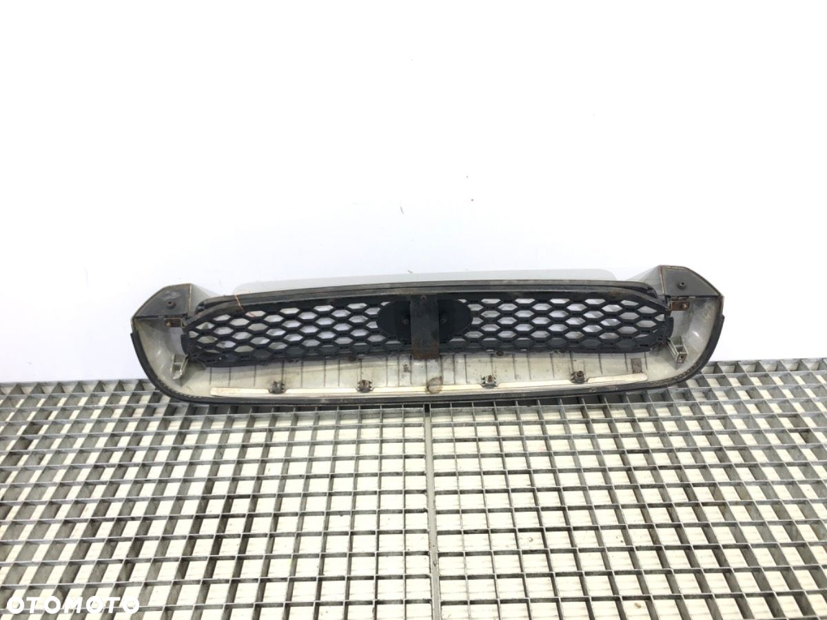 ATRAPA GRILL - 173.00 PLN - HYUNDAI SANTA FÉ I (SM) 2000 - 2006 2.0 CRDi 4x4 92 kW [125 KM] olej - 2