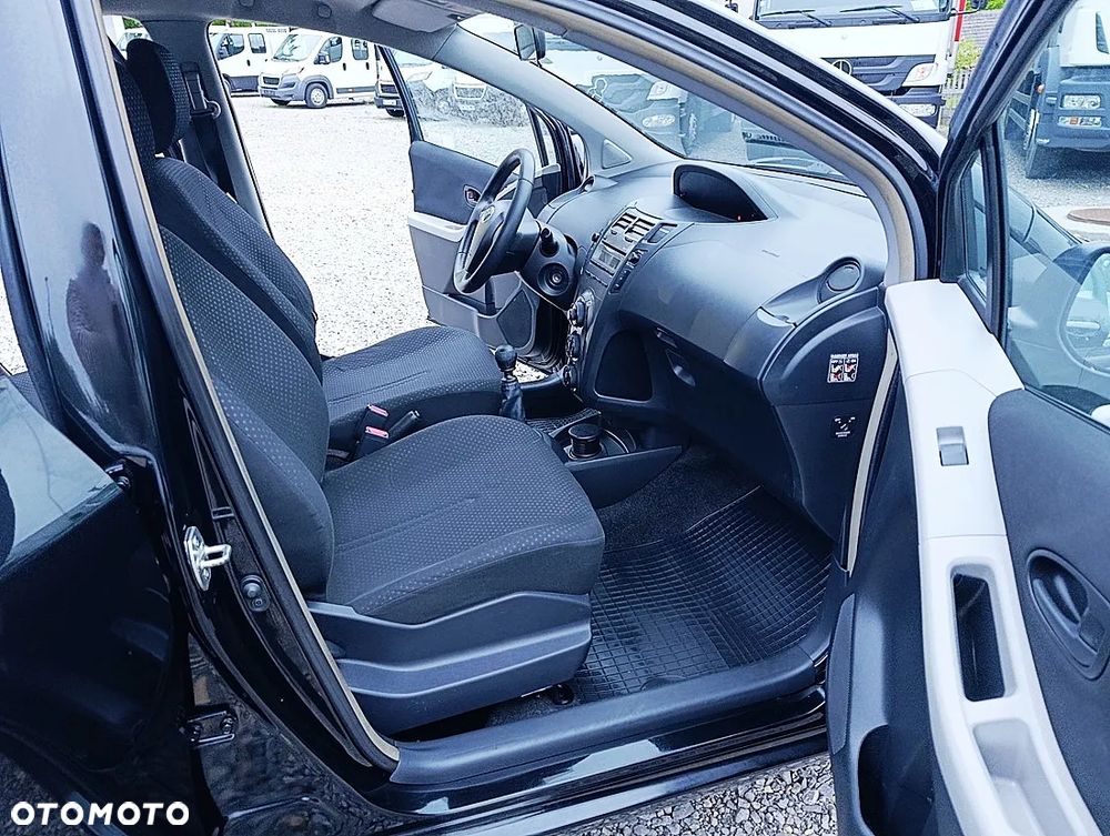Toyota Yaris 1.33 Premium - 12