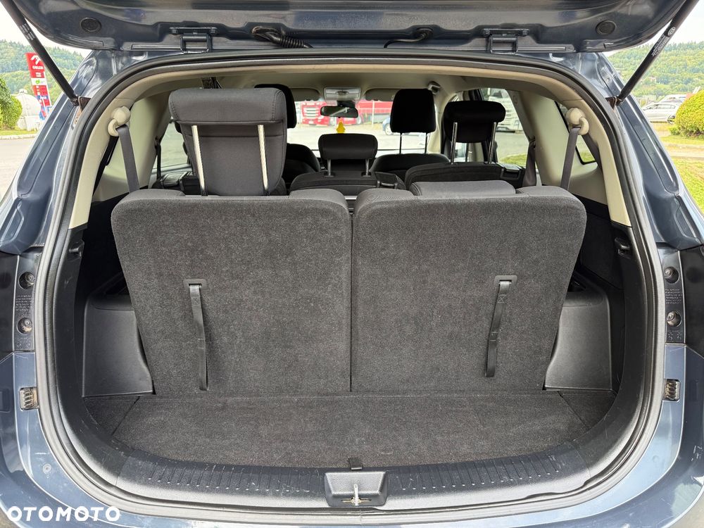 Kia Carens - 11