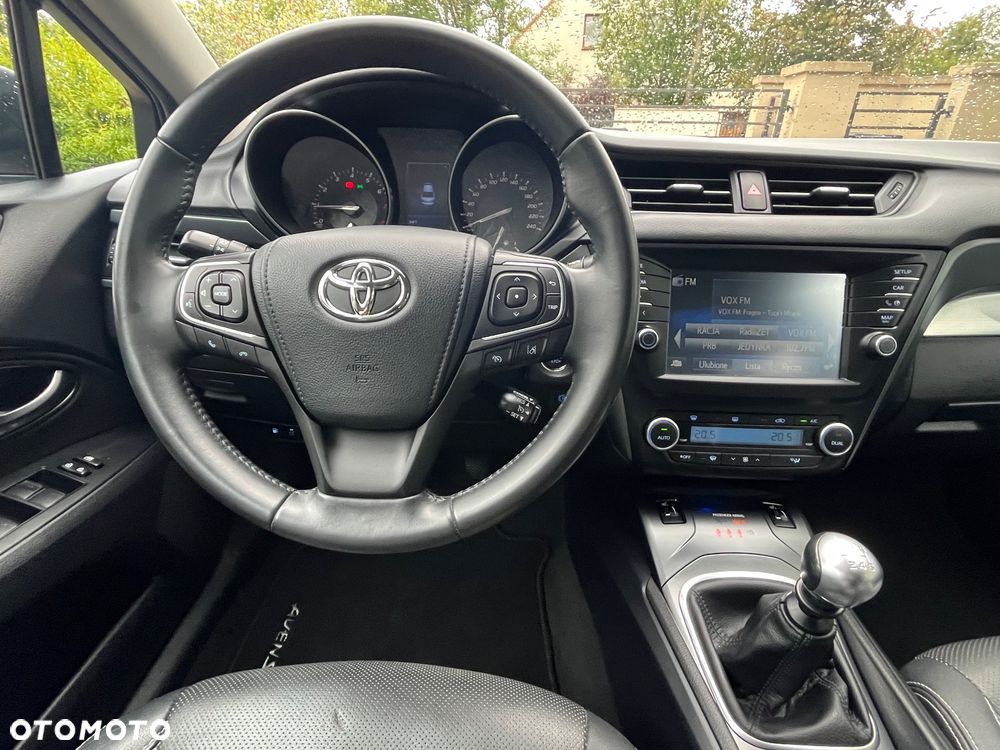 Toyota Avensis 1.8 Premium - 15