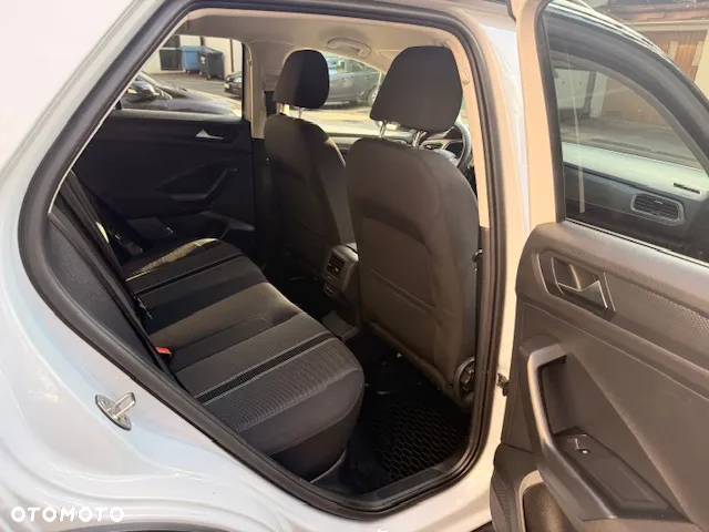 Volkswagen T-Roc - 8