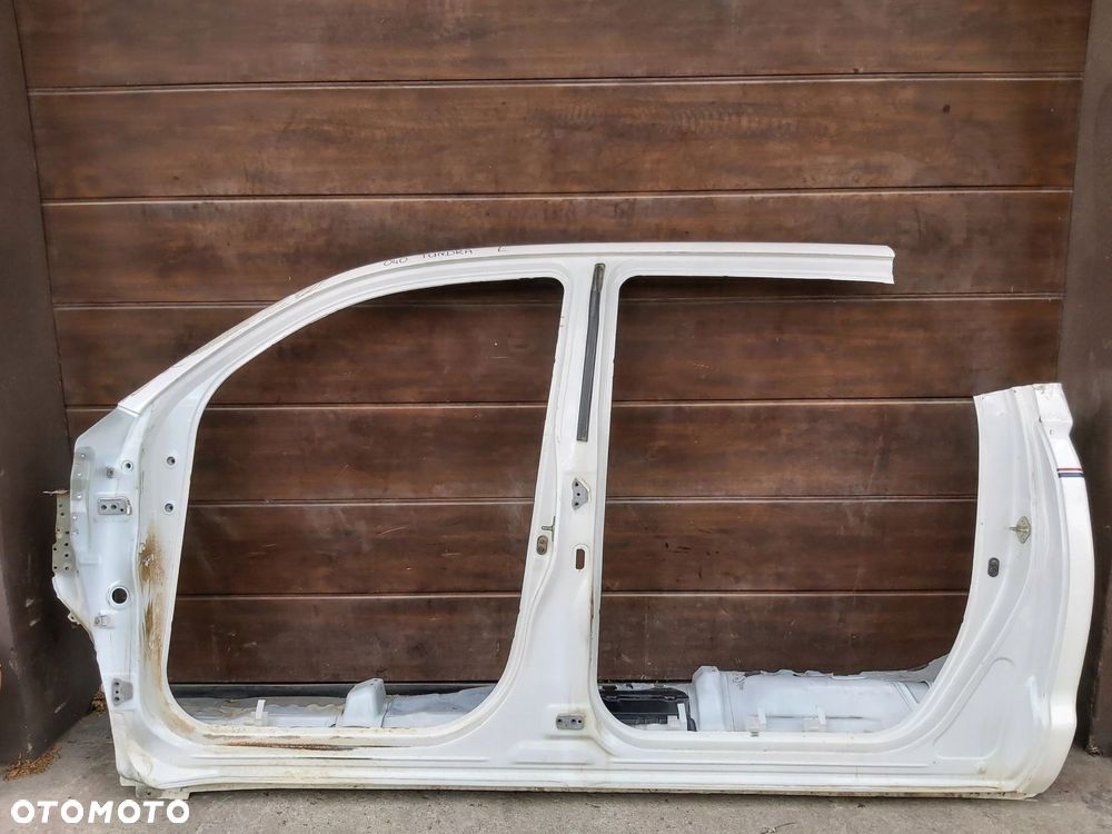 Apple - よっぺ hilux-revo-2021-.jpg