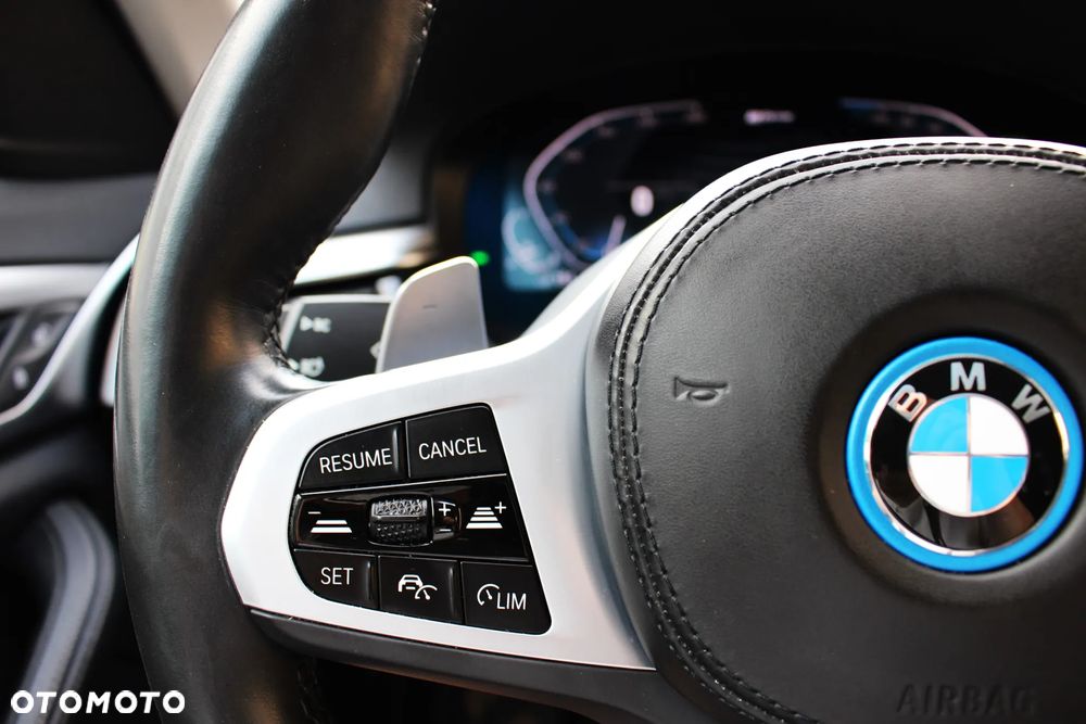 BMW Seria 5 530e Luxury Line sport - 33
