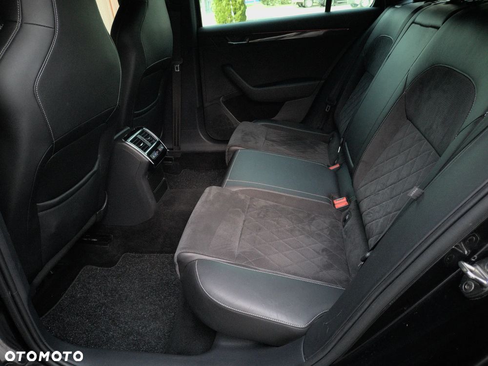 Skoda Superb 2.0 TDI DSG Sportline - 14