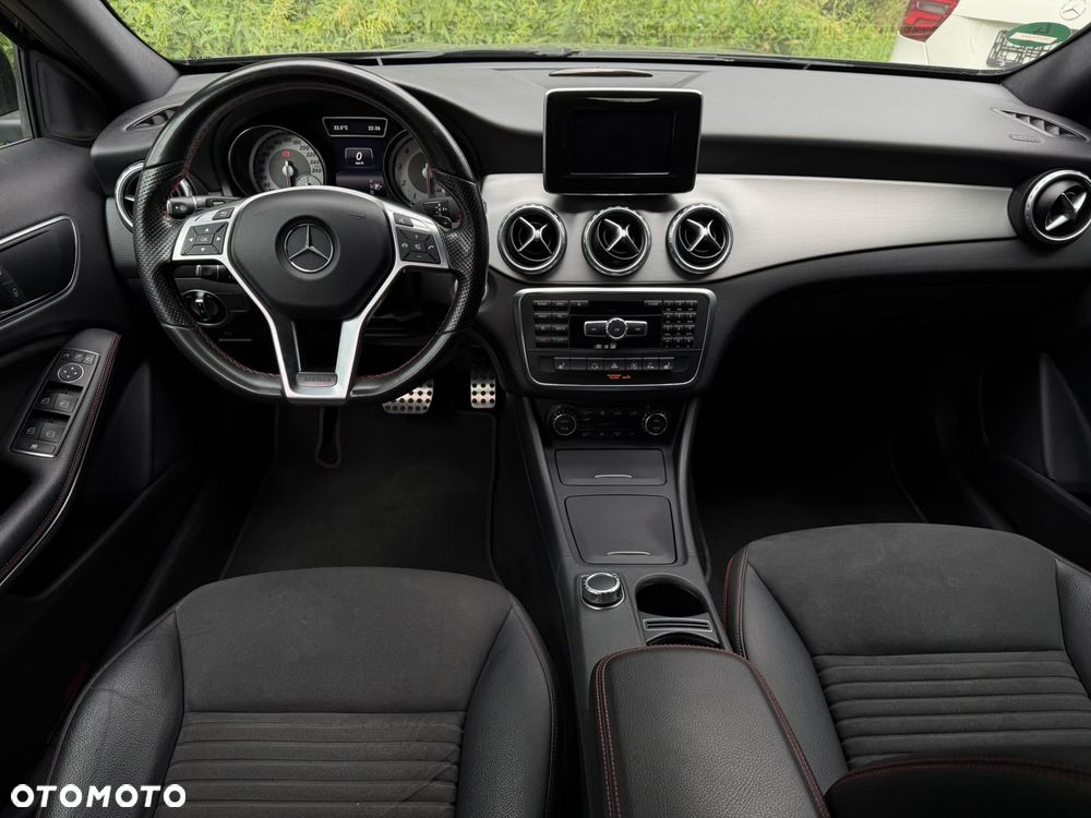Mercedes-Benz GLA 200 7G-DCT AMG Line - 10