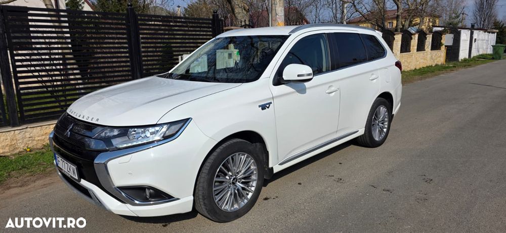 Mitsubishi Outlander 2.4 4WD Plus - 1