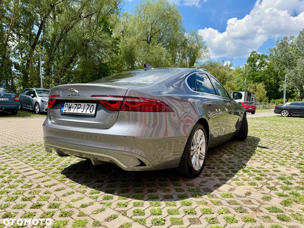 Jaguar XF 2.0 D200 S - 8