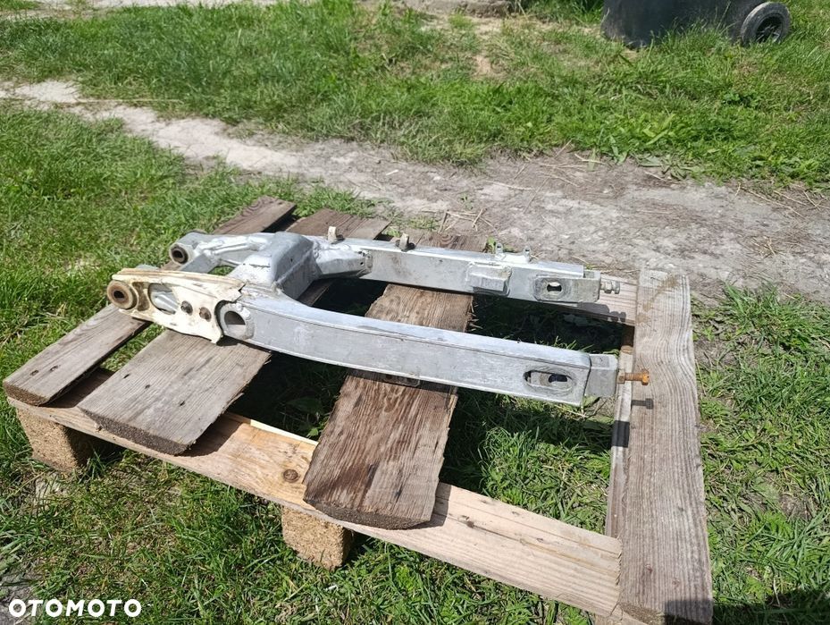 Wahacz Yamaha YZ 125 tył tylni tyl amortyzator prowadnica cross BG - 2