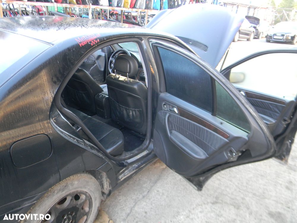 Dezmembrari  Mercedes-Benz C-CLASS (W203)  2000  > 2007 C 200 CDI (20 - 23