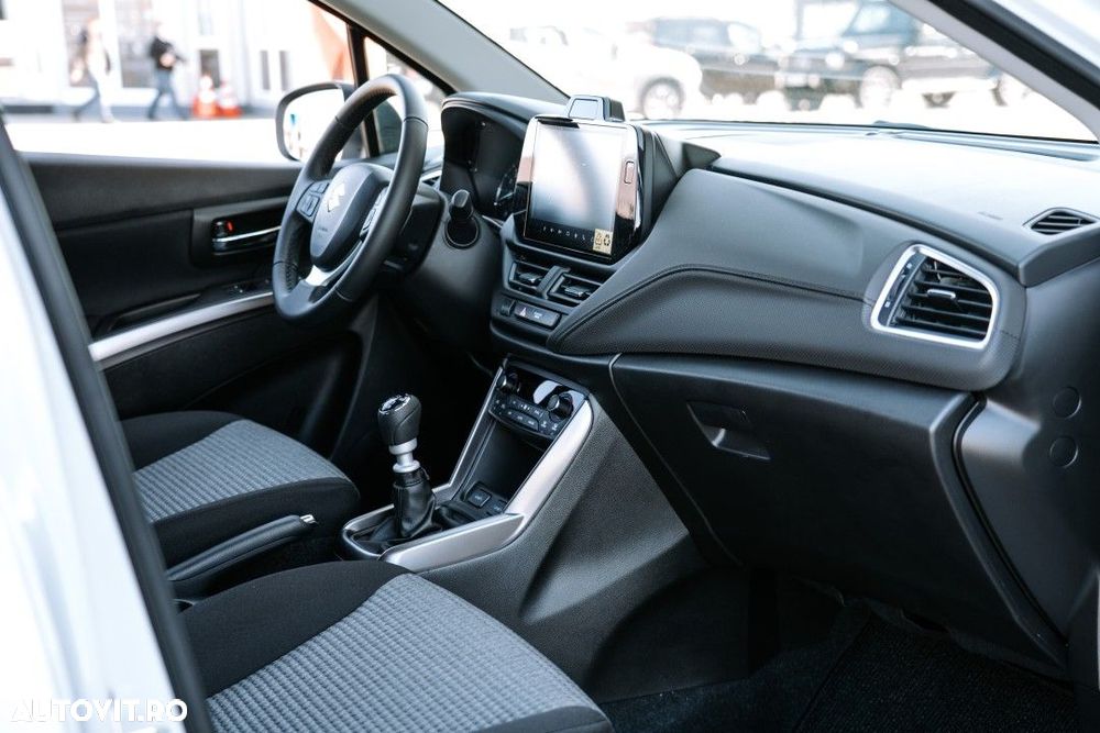 Suzuki S-Cross - 17