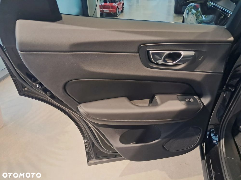 Volvo XC 60 B5 B AWD Plus Dark - 13