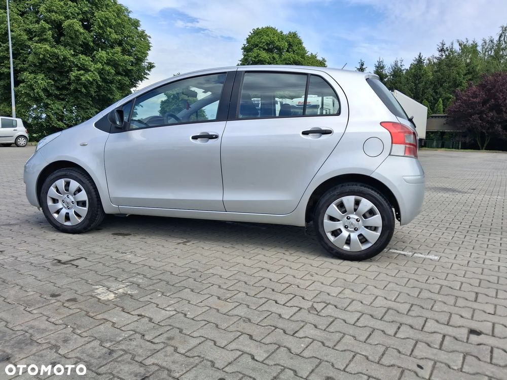 Toyota Yaris 1.0 VVT-i - 4