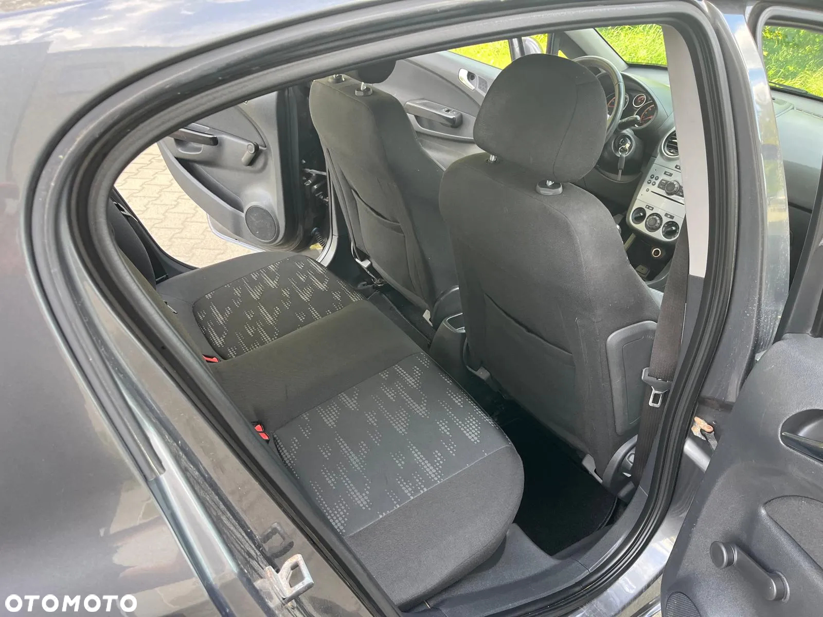 Opel Corsa 1.4 16V Color Edition - 14