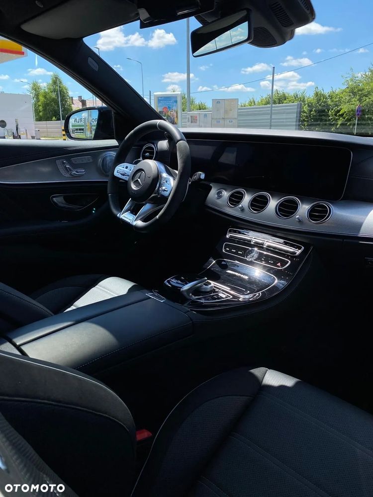 Mercedes-Benz Klasa E AMG 63 S 4Matic+ T 9G-TRONIC - 29