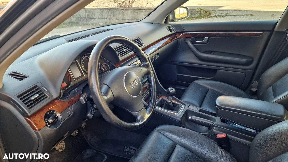 Audi A4 1.8 T quattro - 6