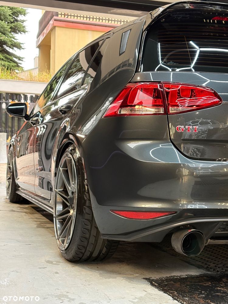 Volkswagen Golf - 9