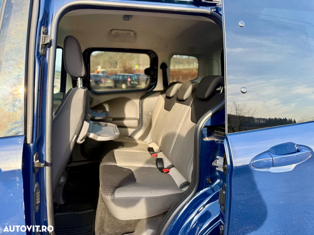 Ford Tourneo Courier 1.5 TDCi Ambiente - 8