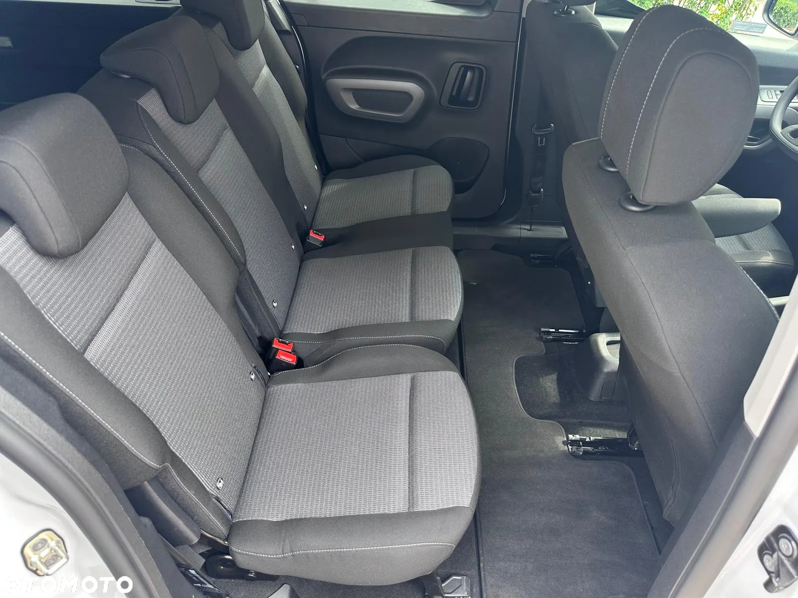 Toyota Proace City Verso Long 1.5 D-4D Business - 12