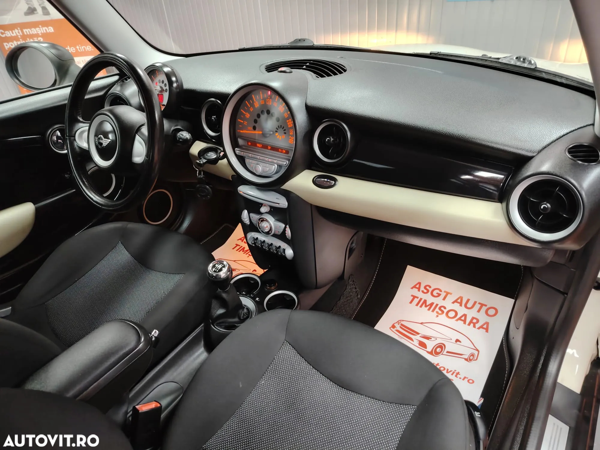 Mini Cooper One - 10