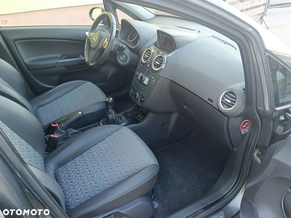 Opel Corsa 1.4 16V Innovation - 10