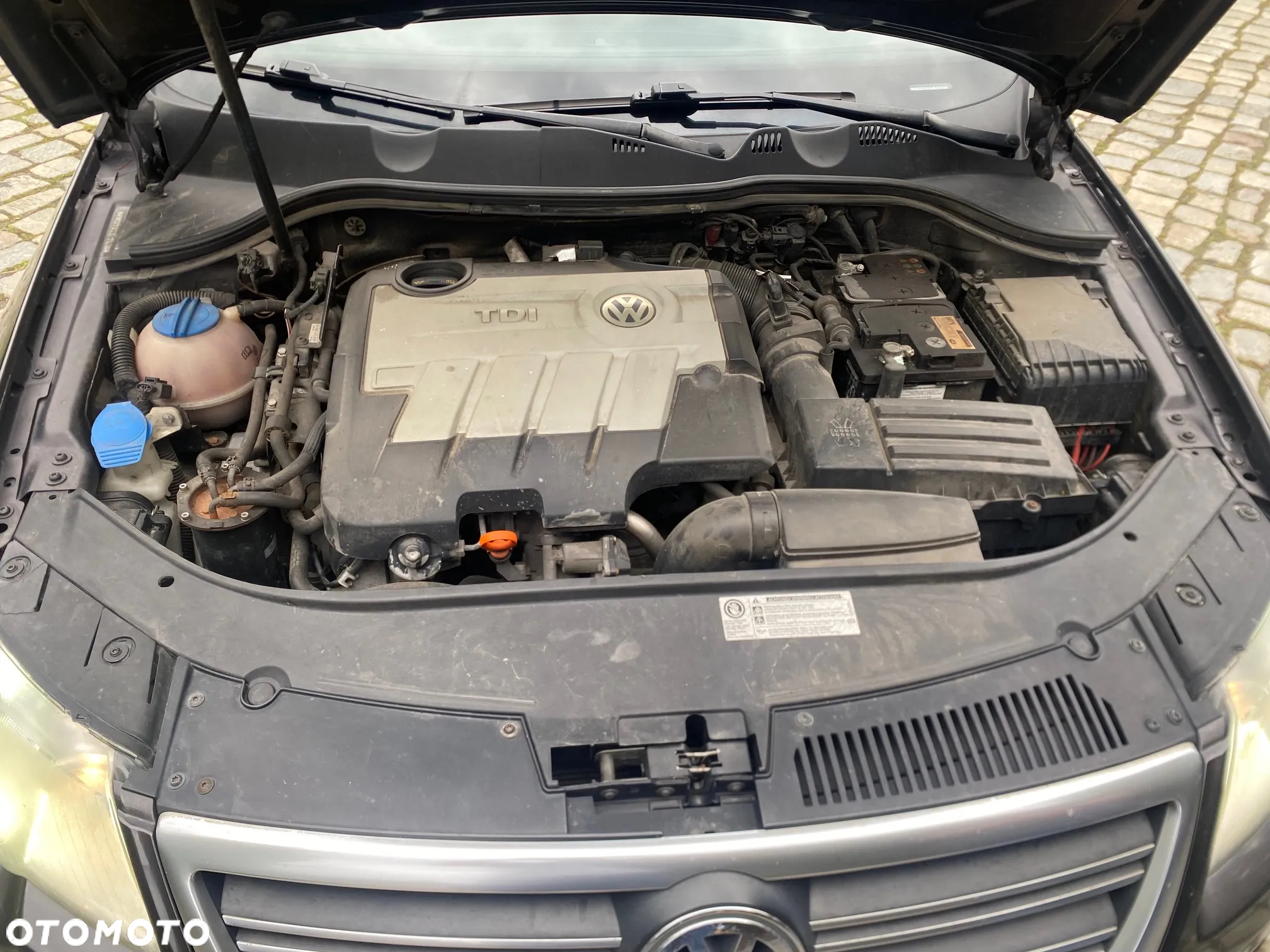 Volkswagen Passat 2.0 TDI Comfortline R-Style - 16