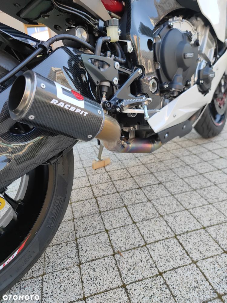 Yamaha R1 - 7