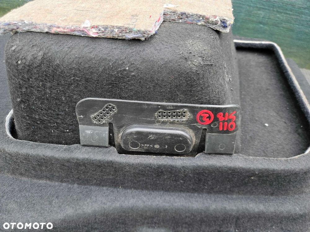 Boczek 4F5863887 B 4F5863888 Tapicerka Bagaznika Klapa Oslona Lewy Prawy Komplet Audi A6 C6 Sedan - 38
