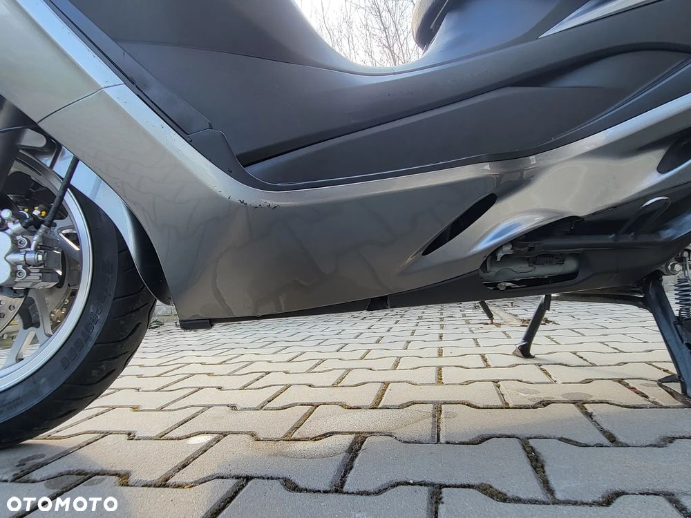 Suzuki Burgman - 13