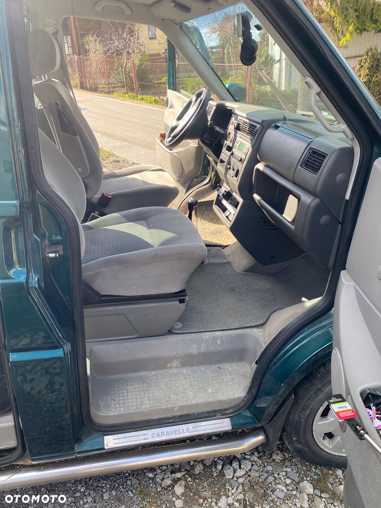 Volkswagen Caravelle - 6