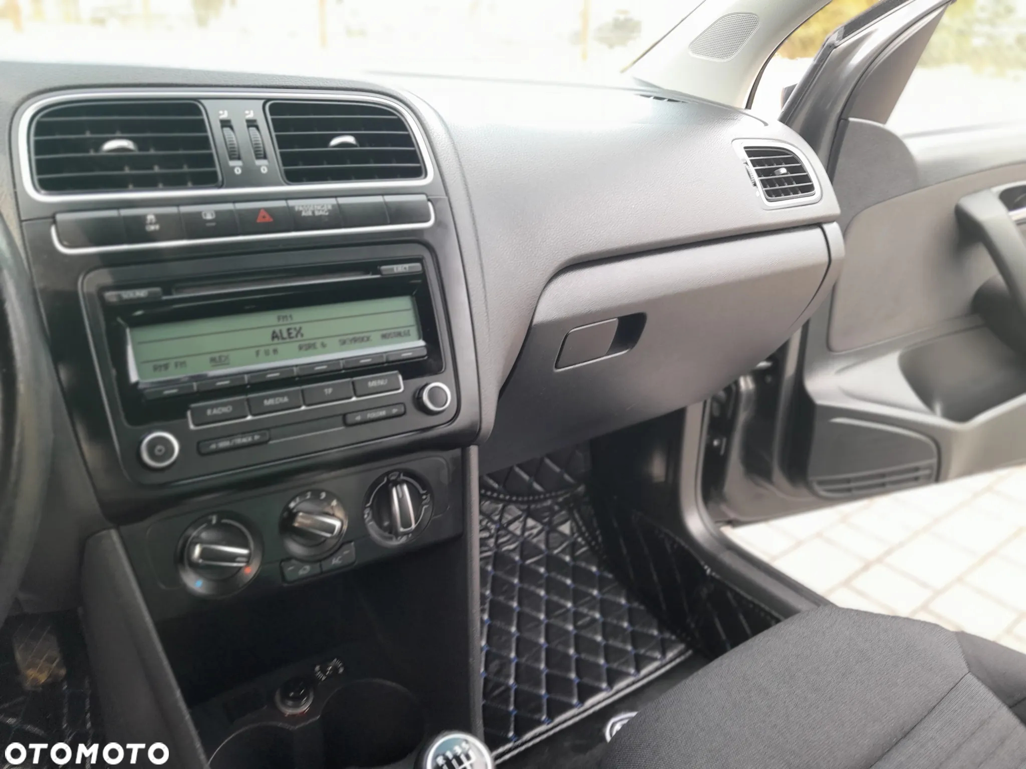 Volkswagen Polo 1.6 TDI Blue Motion Style - 18