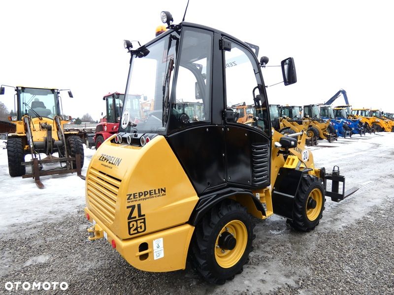 Zeppelin ZL25 ( Atlas AR320 ) 2024r / Powystawowa z Niemiec / Miniładowarka / - 6