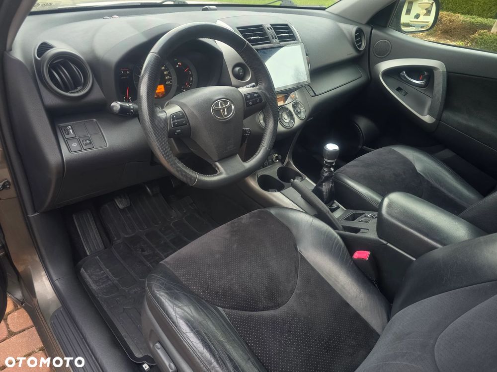 Toyota RAV4 2.0 VVT-i Premium - 16