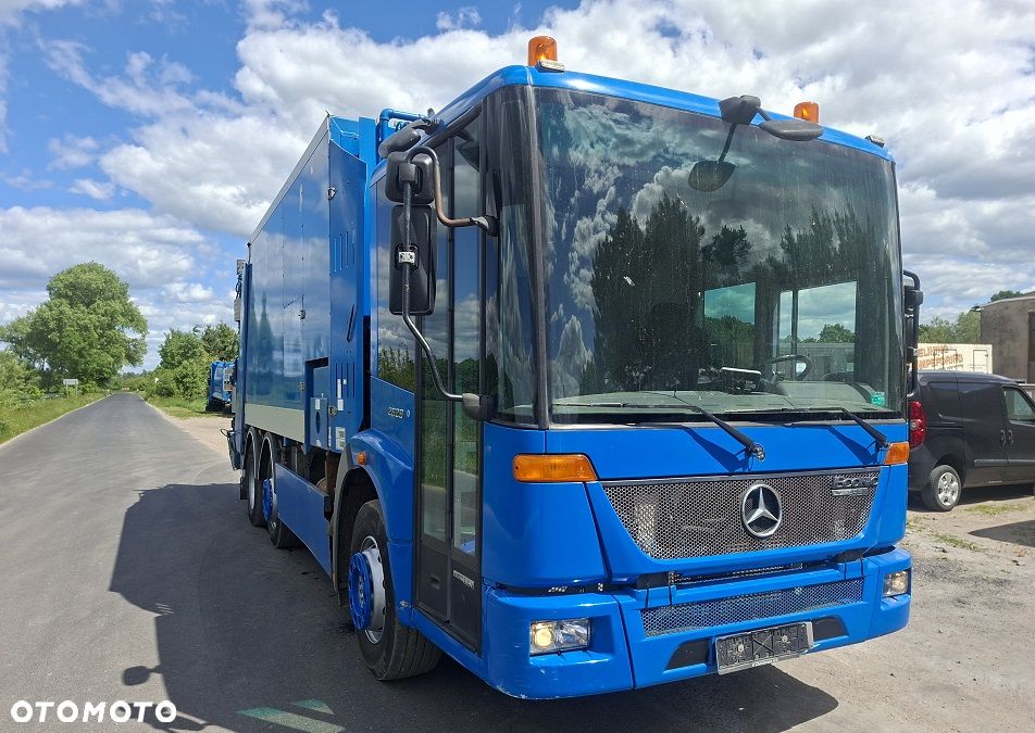 Mercedes-Benz Econic 2629 - 4