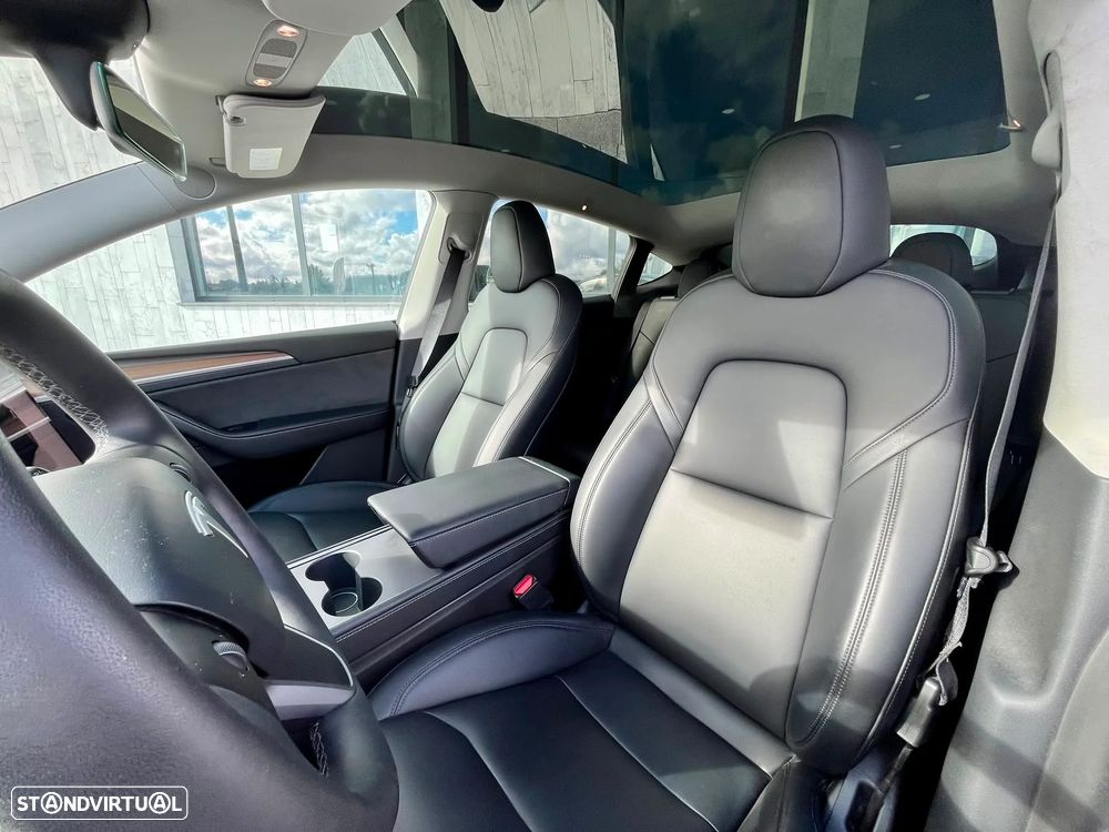 Tesla Model Y Standard - 12