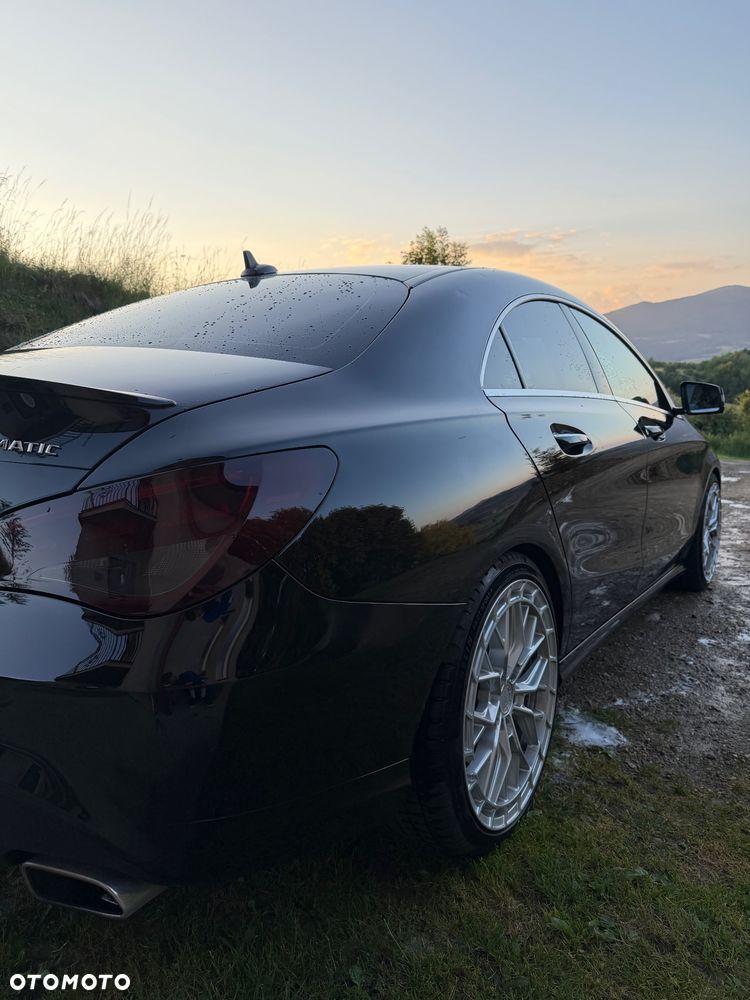 Mercedes-Benz CLA 250 4Matic 7G-DCT - 3