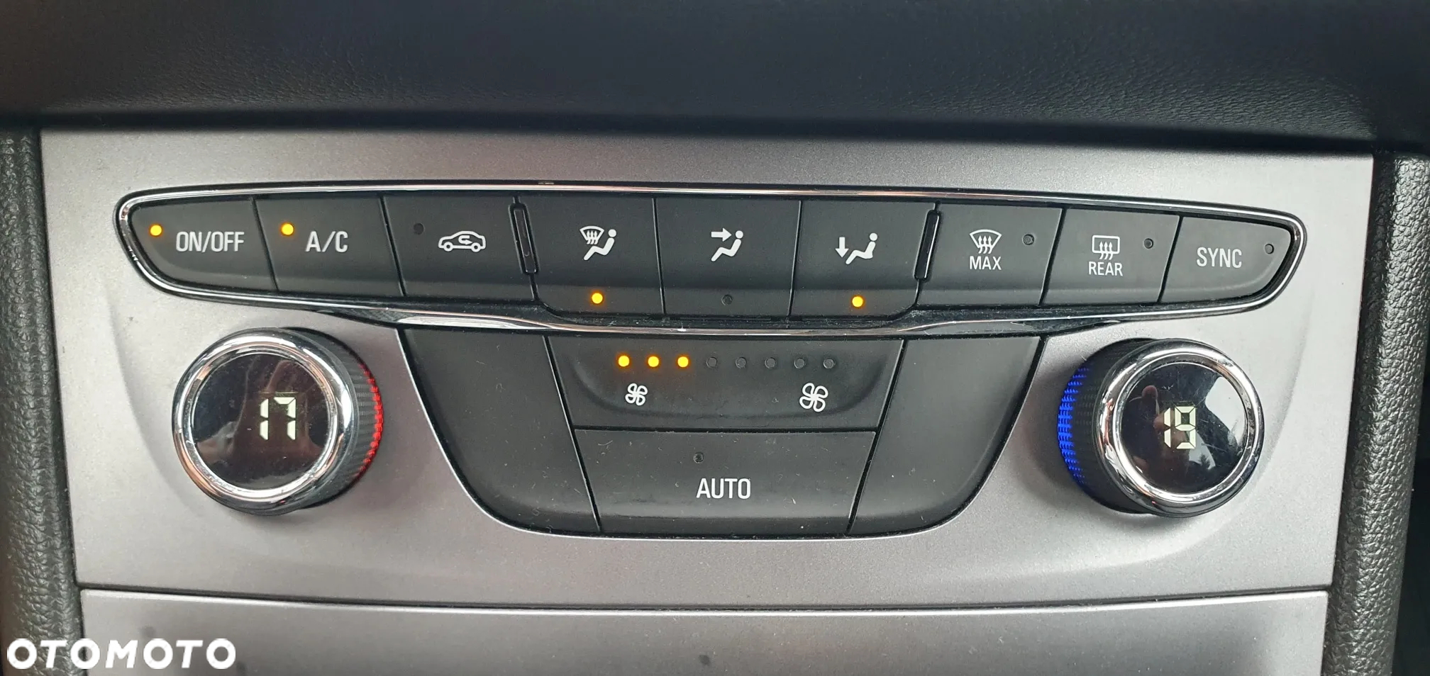 Opel Astra IV 1.6 CDTI Essentia - 18